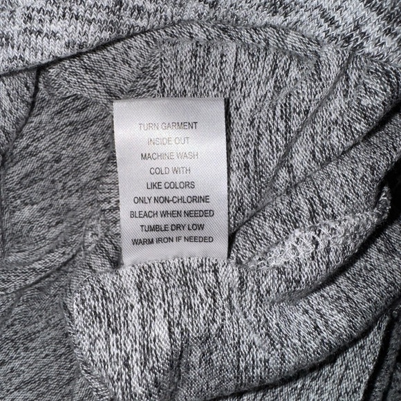 Olivia Blu cute batwing rugged sleeve oversized top EUC - Picture 7 of 7